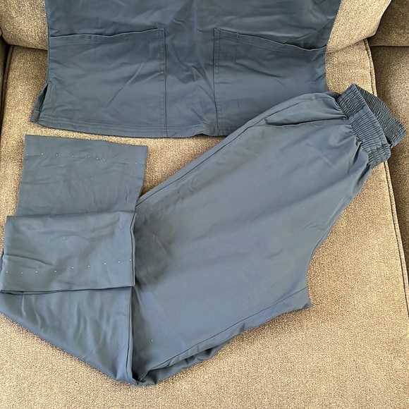 Scrub set XS - Picture 3 of 6